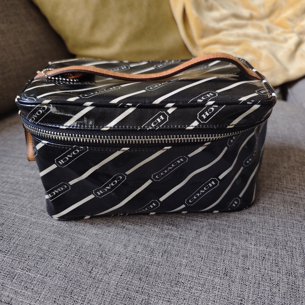 coach cosmetic pouch